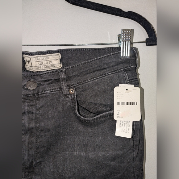 NWT Free People Stretchy Side Slit Flare Denim Size 31R - Picture 4 of 7